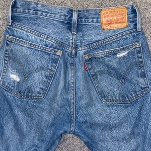 Levis 501 size 25!